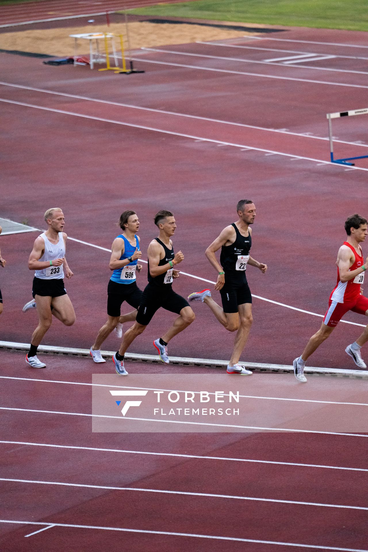 Florian Bremm (TV Leutershausen), Kevin Kamenschak (ATSV Linz LA), Artur Beimler (SC DHfK Leipzig e.V.), Hannes Braunstein (SC DHfK Leipzig e.V.) am 03.06.2022 waehrend der Sparkassen Gala in Regensburg